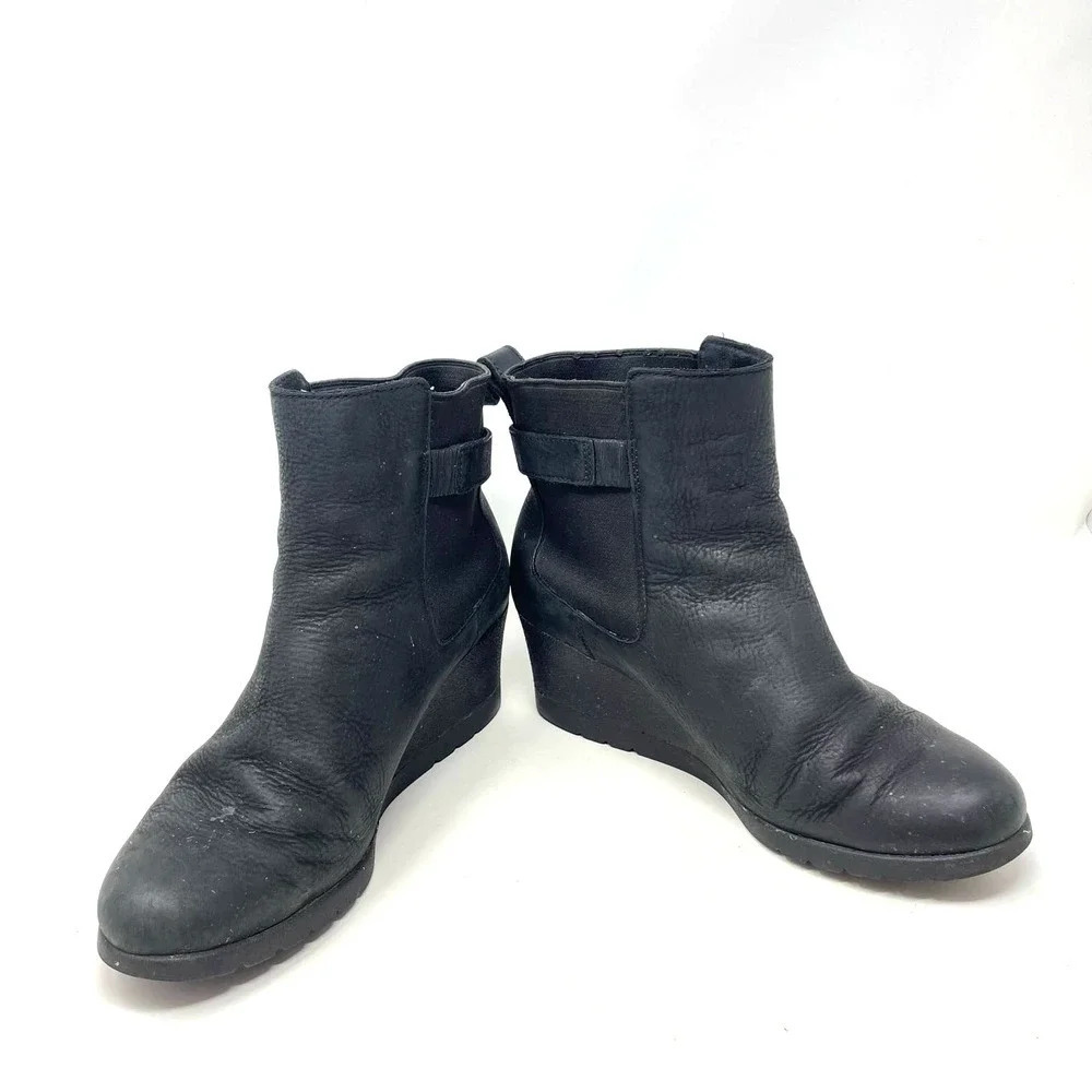 UGG Indra Wedge Booties Black Leather Size US 9